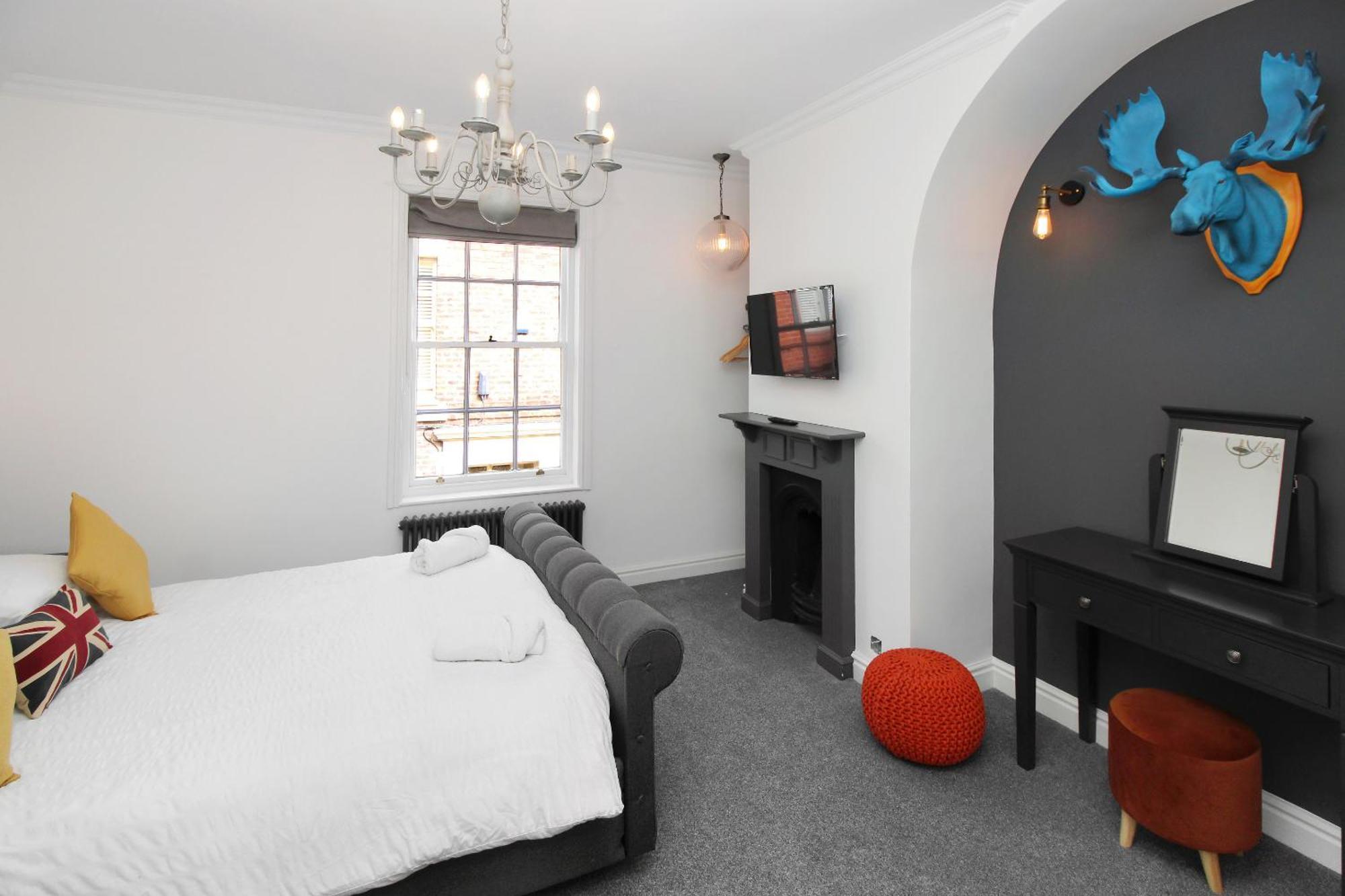 Chester City Centre Town House Exterior photo