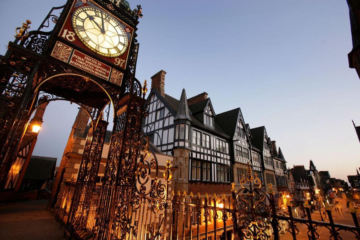 Chester City Centre Town House Exterior photo